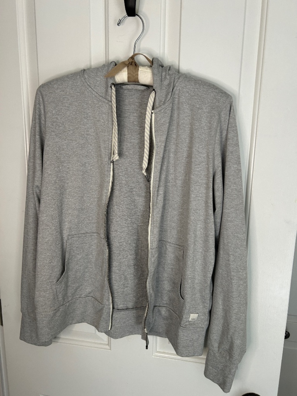 Vuori Womens Halo Performance Hoodie - Light Heather Grey